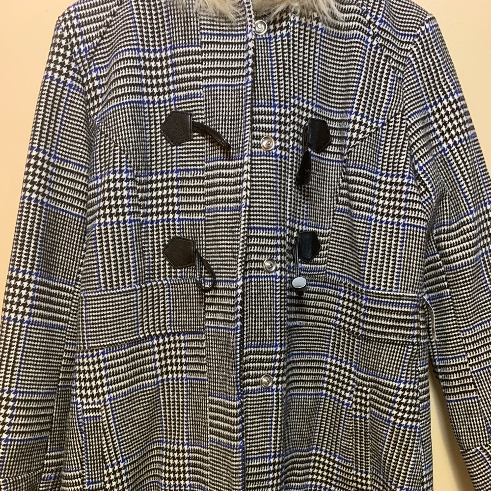 NWT Women’s Plaid Coat Size L